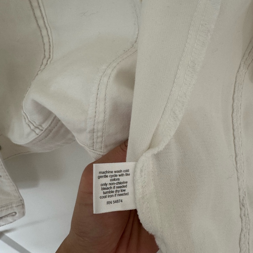 The Limited women’s White Denim Jacket - Picture 4 of 5